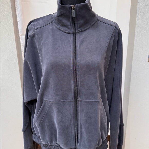 2 PIECE SET Lululemon Beautiful brand new tracksuit. Soft stream. - Picture 3 of 10